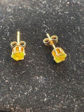 14KT Gold Peridot Stud Earrings - Green